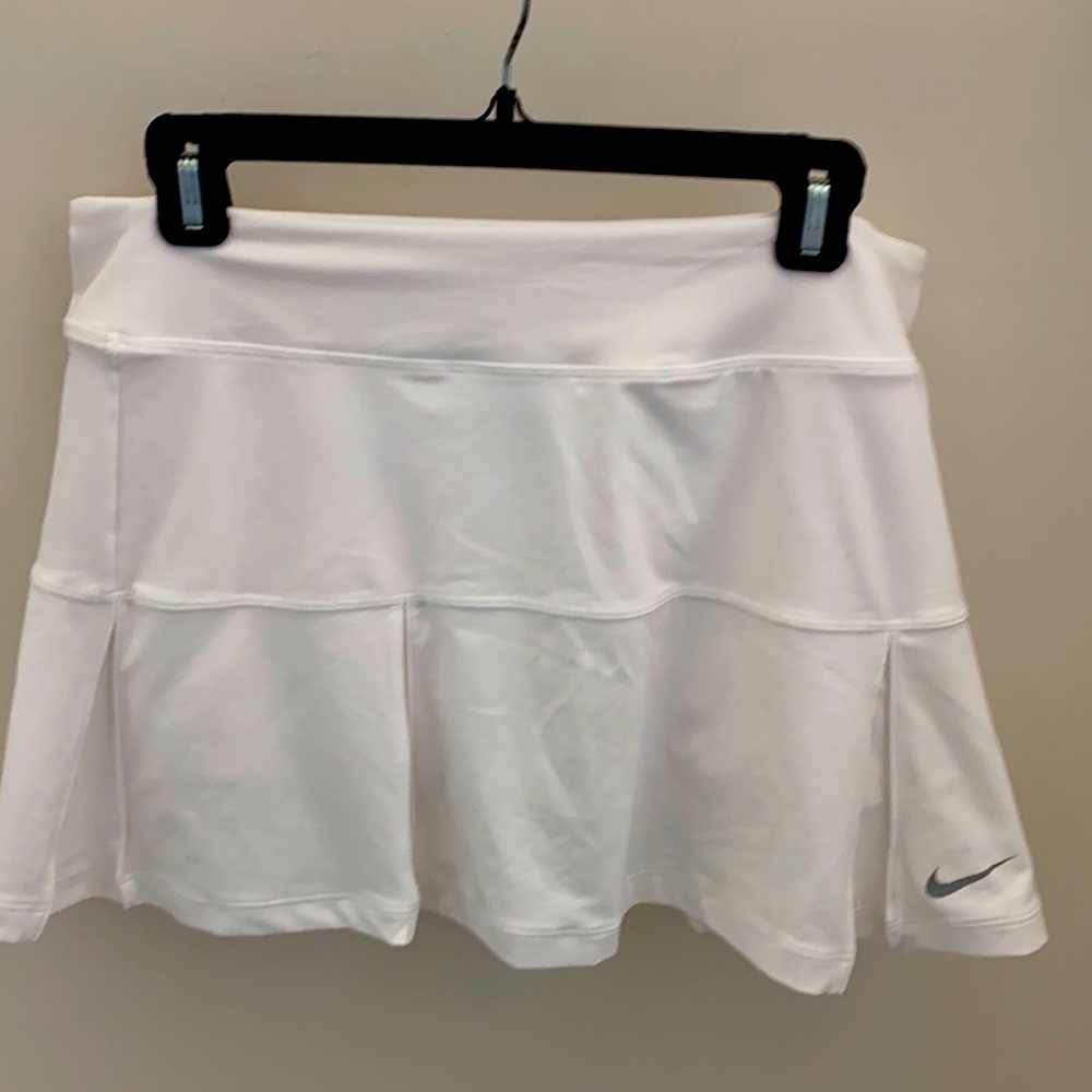 Nike four pleats white skirt perfect condition